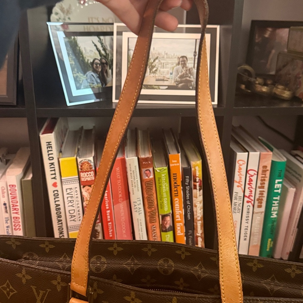 Louis Vuitton Monogram Luco Tote - Picture 9 of 11